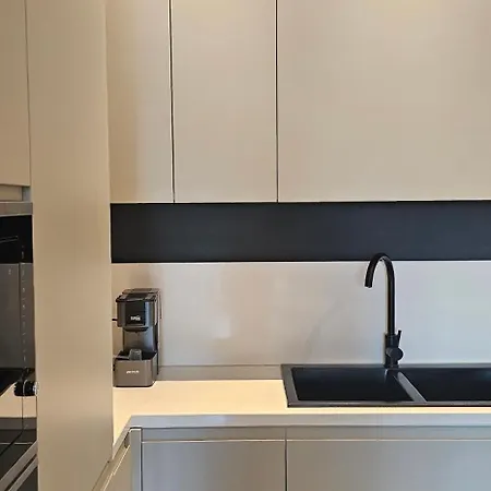 Apartment Tam Serviced Mozart Center *