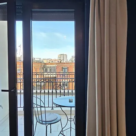 Tam Serviced Mozart Center Apartment *