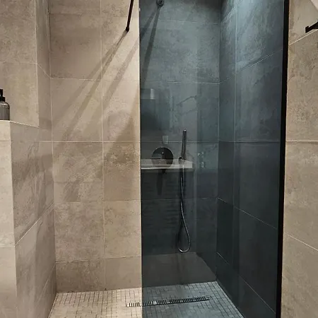 Tam Serviced Mozart Center Apartment *