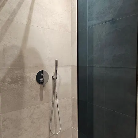 Tam Serviced Mozart Center Apartment