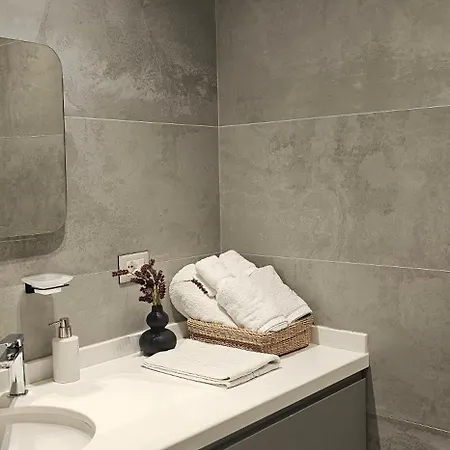 Apartment Tam Serviced Mozart Center *