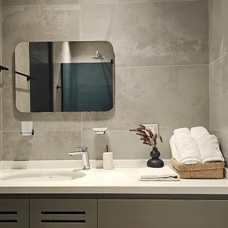 Tam Serviced Mozart Center Apartment *